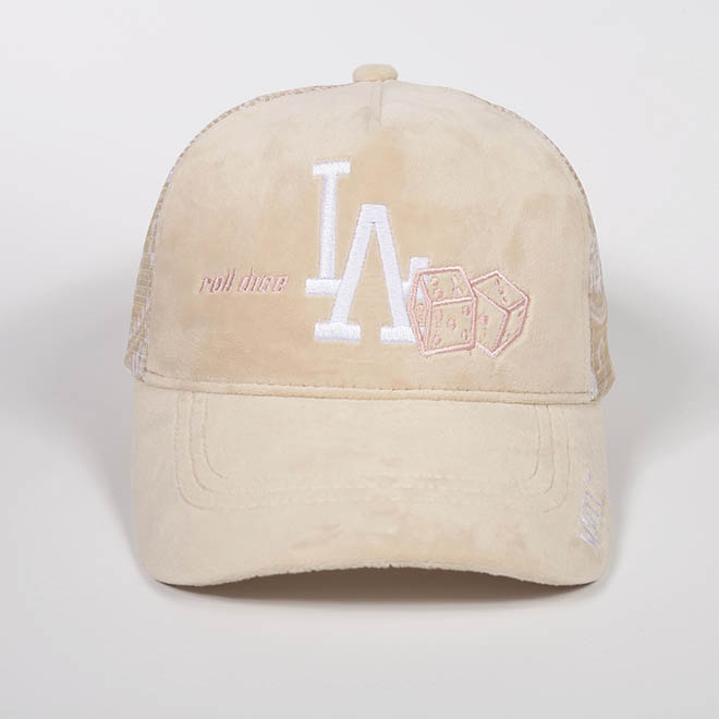 Custom 5 Panel Velvet Embroidery Logo Printed Curved Brim Mesh Cap Trucker Hat