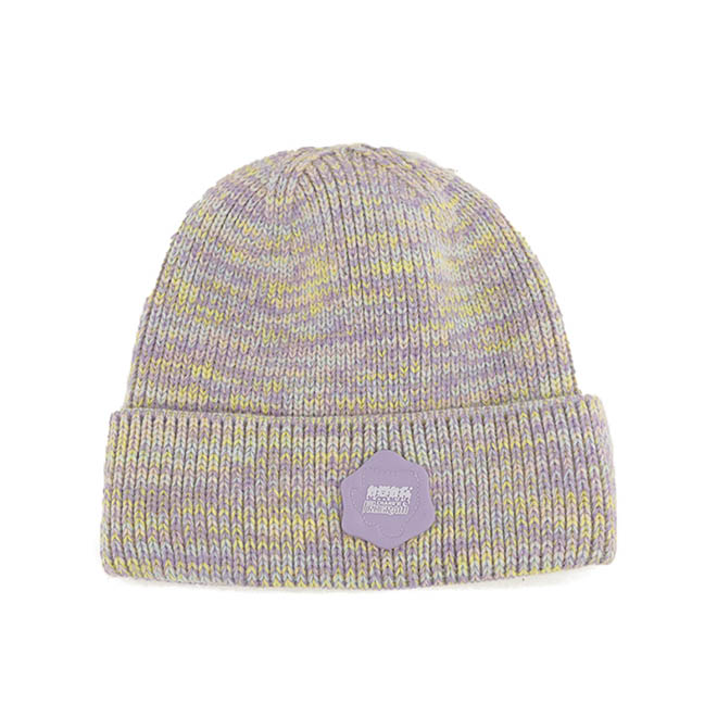 Custom Design Outdoor Women Rubber Patch Logo Knitted Cap Winter Hat