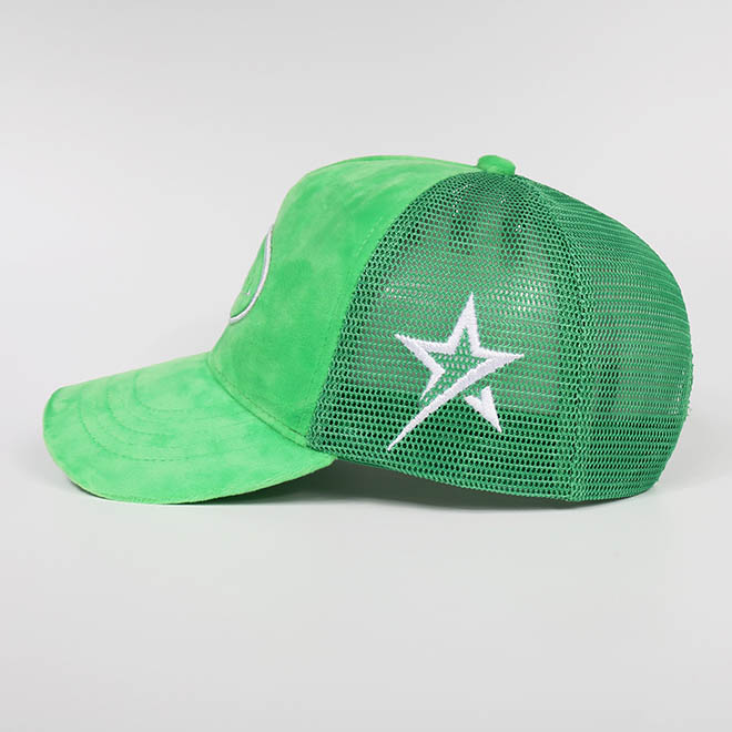 Custom Velvet 5 Panel 3D Embroidery Logo Curved Brim Mesh Cap Trucker Hat